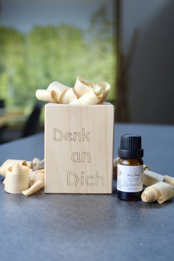 Zirben-Duftsäule mit Wunschgravur und natürlichem Duft